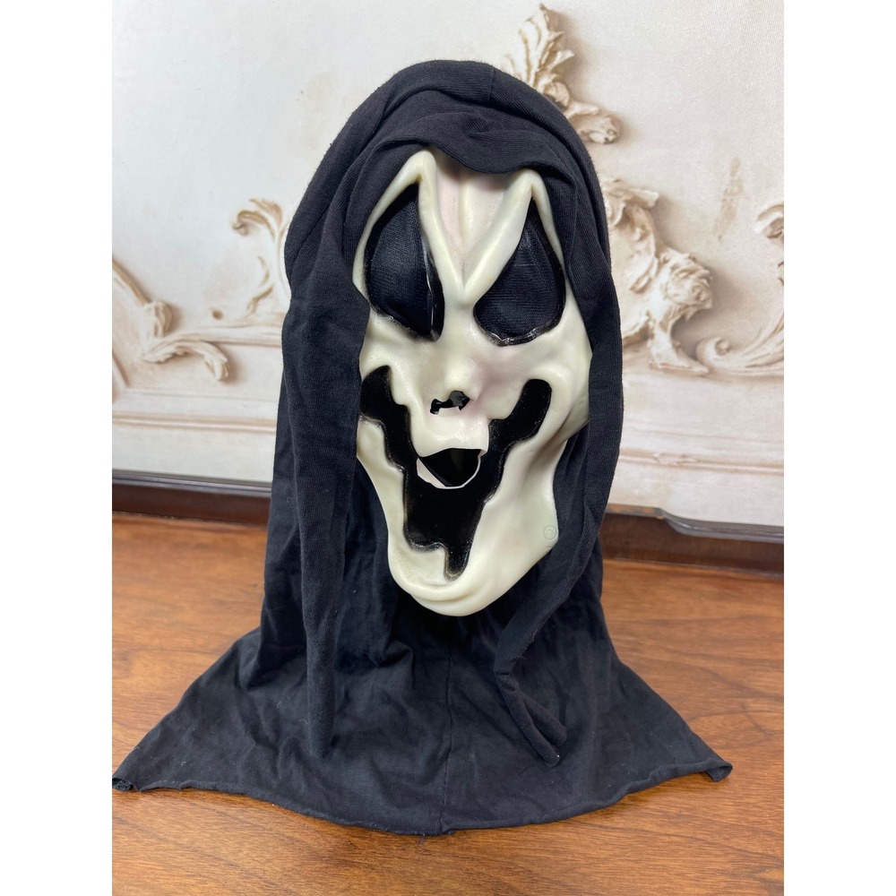 Scream VTG Mask W/FLAWS Fearsome Faces Glowing Ghostface Mask Easter Unlimited